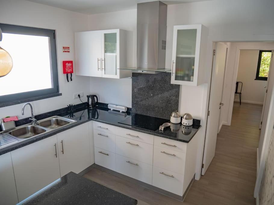 A Casa Do Gois - Villa In Porto Santo Chambre photo